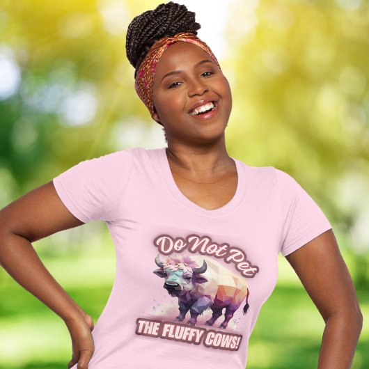 ふわふわの牛のバッファローをペットにするな Tシャツ