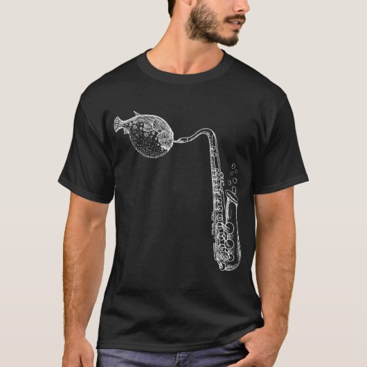 ふわふわの白いフグがサックスを演奏 Tシャツ (正面)