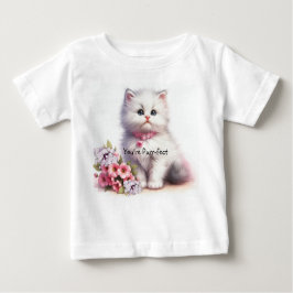ふわふわの白い子猫あなたはおしっこ ベビーTシャツ
