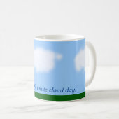 ふわふわの白い雲のデザインの陶器マグカップ コーヒーマグカップ (正面右)