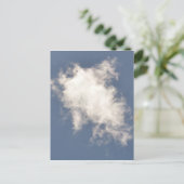 ふわふわの積雲が明るい青空に浮かんでいる ポストカード (スタンド正面)