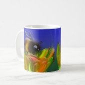 ふわふわの蜂の招待状 コーヒーマグカップ (正面左)