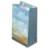 ふわふわの雲が広がる美しいスカイスケープ スモールペーパーバッグ (裏面アングル)