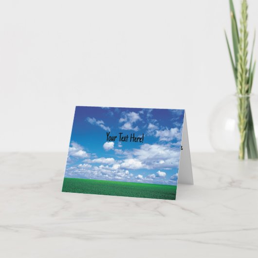 ふわふわの雲と青い空と緑の草原のカード カード (正面)