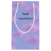 ふわふわピンククラウドパーソナライズされた抱き枕 スモールペーパーバッグ (正面)