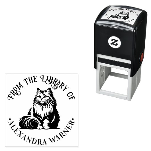 ふわふわロングヘア猫 座る #1 図書館の本の名前 セルフインキングスタンプ (インサイチュ)