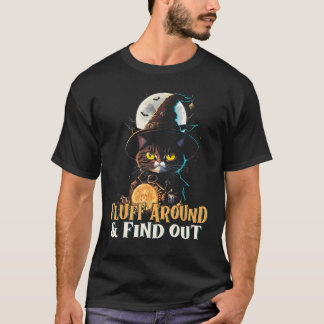 ふわふわ回って見つける 面白い猫 ハロウィン魔女 Tシャツ