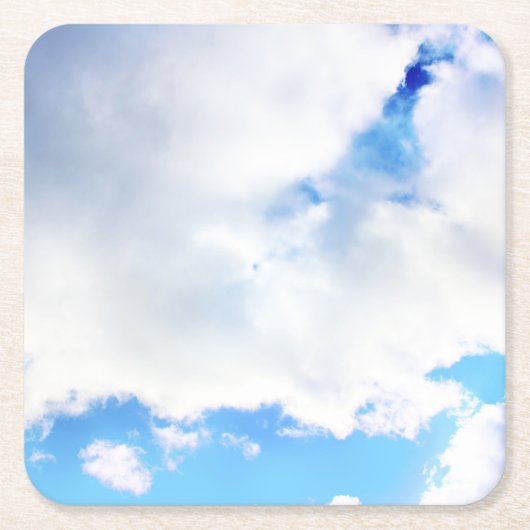 ふわふわ白い雲と青空 スクエアペーパーコースター (正面)