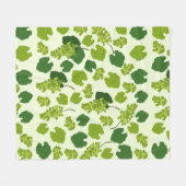 ぶどう及びぶどう葉の模様 フリースブランケット (正面(横))