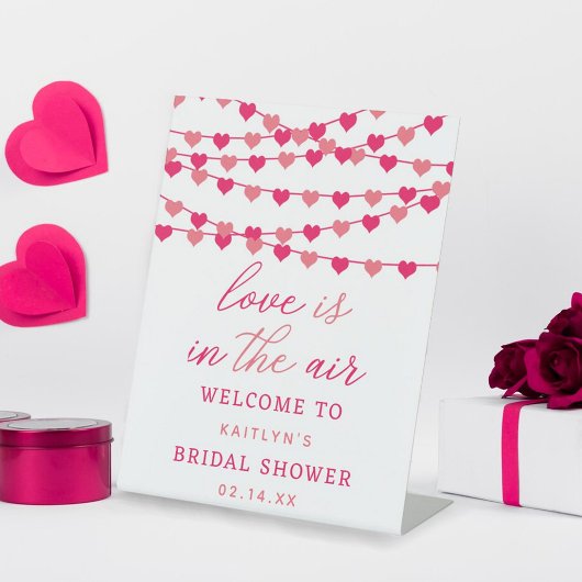 ぶら下がったの文字列愛ハートブライダルシャワーへようこそ 台座サイン