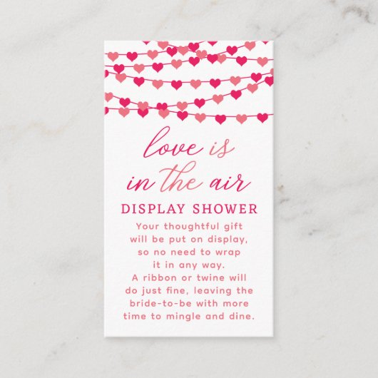 ぶら下がったのString Loveハートブライダルシャワー エンクロージャーカード (正面)