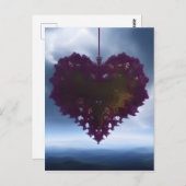 ぶら下がったBy A Thread – 紫のハートと嵐の雲 ポストカード (正面/裏面)