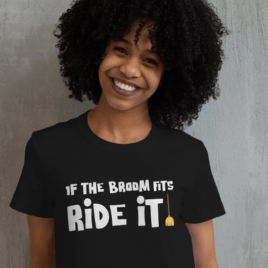 ほうきが合えば乗りなさい Tシャツ