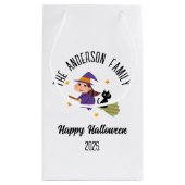 ほうきのハロウィーンかわいいパーソナライズされた魔女 スモールペーパーバッグ (裏面)