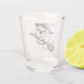 ほうきの可愛飛んでいるい魔女幽霊 – ハロウィーン ショットグラス (裏面)