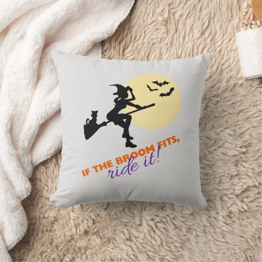 ほうきもしはハロウィンフライウィッチグレーに乗る クッション (ブランケット)