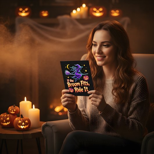 ほうきもしは、ハロウィーンの魔女デザインに乗ってフィット ポストカード