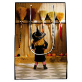 ほうきを選ぶ小さな魔女 ミディアムペーパーバッグ (裏面)