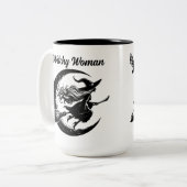 ほうき飛んでいる二音のマグを魔女に見せる ツートーンマグカップ (正面左)