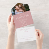 ほこりっぽいエレガントバラモノグラム結婚写真の日付 オールインワン招待状 (貼ってはがせる)