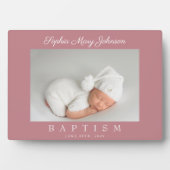 ほこりっぽいエレガントピンクのスクリプト女の子バプテスマ写真 フォトプラーク (正面)