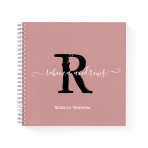 ほこりっぽいエレガントピンクモノグラムスクリプト名イニシャル