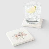 ほこりっぽいエレガントピンク灰色の花モノグラム ストーンコースター (横)