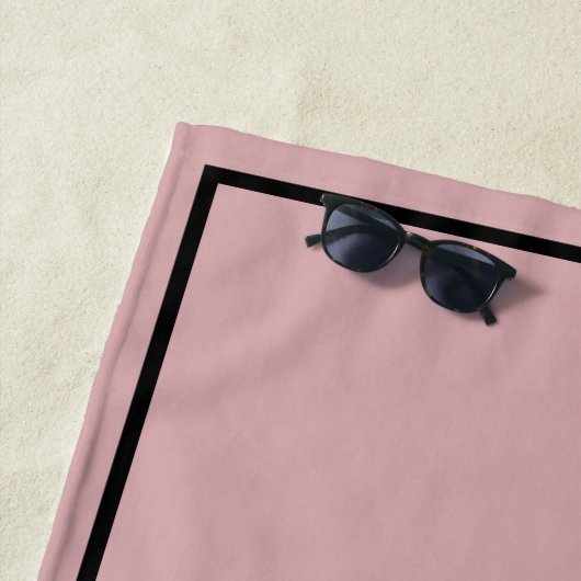 ほこりっぽいカスタムピンクのフレームにロゴを付ける ビーチタオル (インサイチュ)