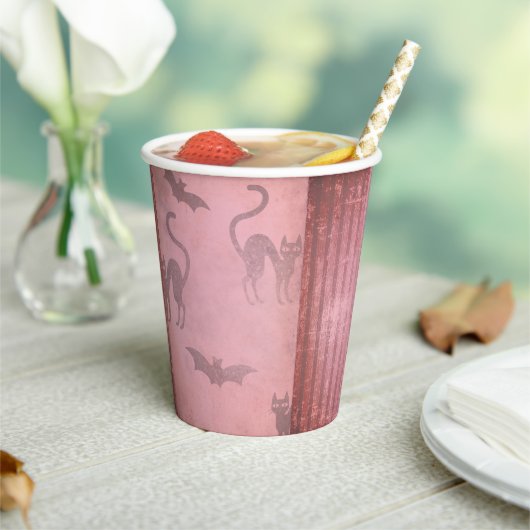 ほこりっぽいグランジピンクのこうもりネコのストライプハロウィーン 紙コップ (インサイチュ)