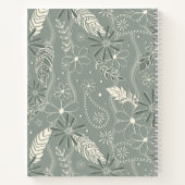 ほこりっぽいセージのボホ羽の花paisliesモノグラム ノートブック (裏面)