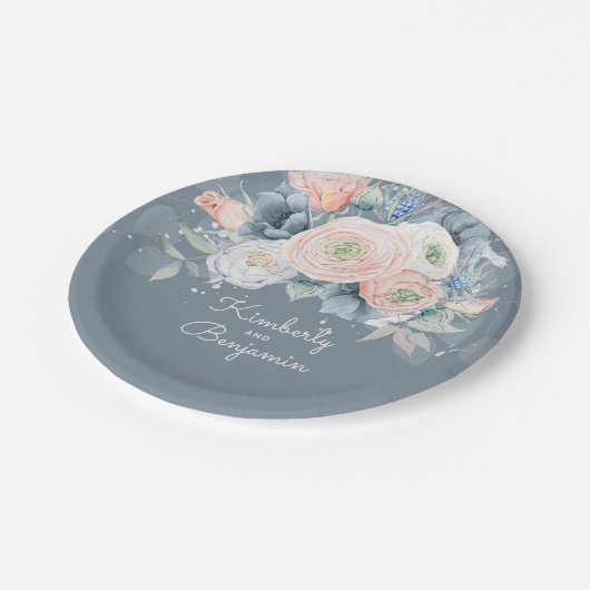 ほこりっぽいバラとブルー淡い色のフローラエレガントな結婚式 ペーパープレート (アングル)