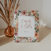 ほこりっぽいバラと燃えたオレンジ色のフローラカードギフト 台座サイン