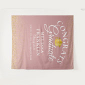 ほこりっぽいバラと金ゴールドの卒業写真の背景 タペストリー (正面(横))