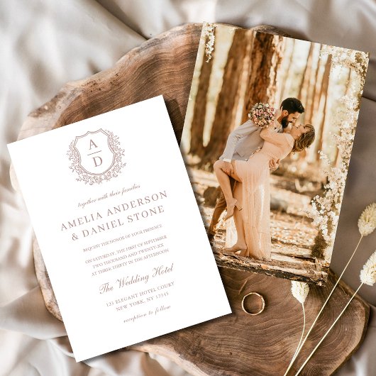 ほこりっぽいバラエレガントフローラクレストモノグラム結婚ズ 招待状