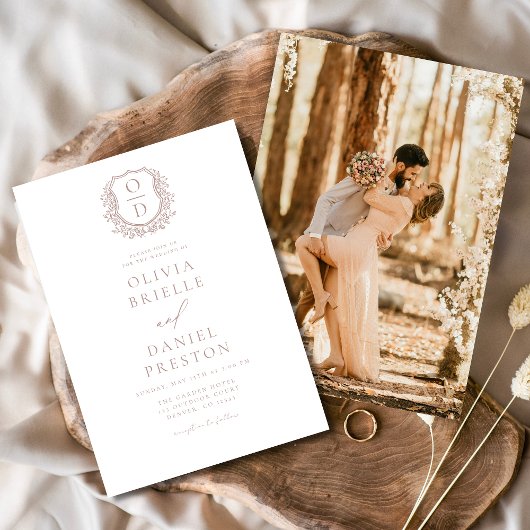 ほこりっぽいバラエレガントフローラクレストモノグラム結婚ズ 招待状