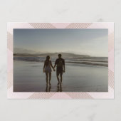 ほこりっぽいバラピンククラシックデコ金ゴールドモノグラム写真 セーブザデート (裏面)