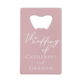 ほこりっぽいバラピンクロパーソナライズされたマン結婚ティーズ クレジットカード栓抜き (正面)