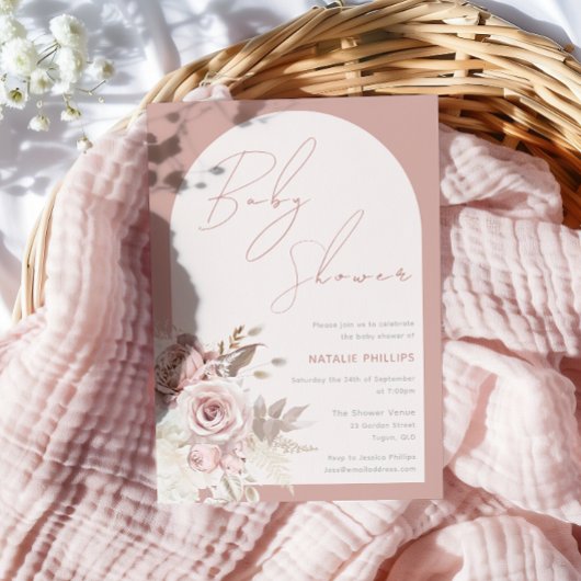 ほこりっぽいバラボホアーチ赤面フローラベビーシャワー 招待状