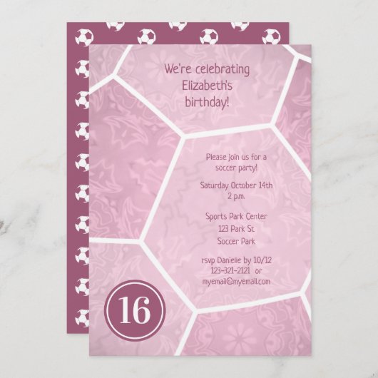 ほこりっぽいピンクのガーリーサッカー誕生日パーティー 招待状 (正面/裏面)