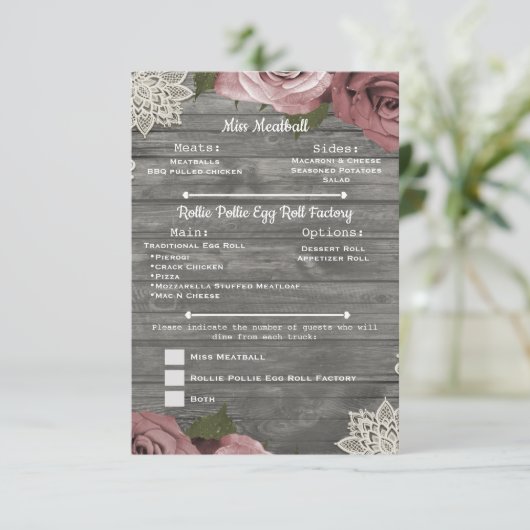 ほこりっぽいピンクのバラ灰色の素朴木のレースのメニュー挿入 招待状 (スタンド正面)