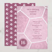 ほこりっぽいピンクの女の子のサッカーバースデーパーティー 招待状 (正面/裏面)