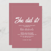 ほこりっぽいピンク彼女はそれを卒業招待状 招待状 (正面/裏面)