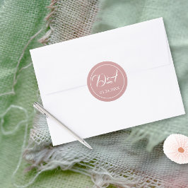 ほこりっぽいピンク色のタイポグラフィイニシャル結婚ズ ラウンドシール