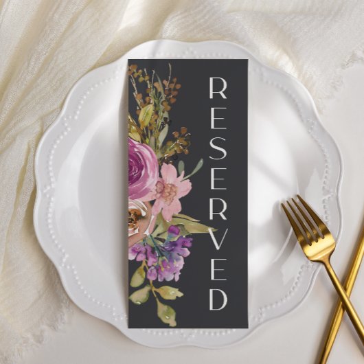 ほこりっぽいピンク色の紫のフローラの結婚椅子のサイン メニュー