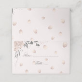 ほこりっぽいピンク色の花葉黒&花びら プレイスカード (外部開封)