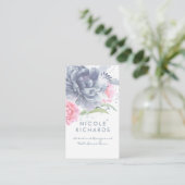 ほこりっぽいブルーとソフトピンクの水色のフローラ エレガント 名刺 (スタンド正面)