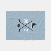 ほこりっぽいブルーアイスホッケークラシックス動揺してモノグラム フリースブランケット (正面(横))