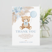 ほこりっぽいブルーテディベアバルーンボーイベビーシャワー サンキューカード (スタンド正面)