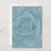 ほこりっぽいブルーバラフローラカップルクールシャワー結婚ズ 招待状 (裏面)