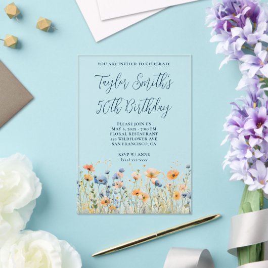 ほこりっぽいブルーピーチワイルドフラワーズ50誕生日 アクリル招待状 (インサイチュ (ウェディング))